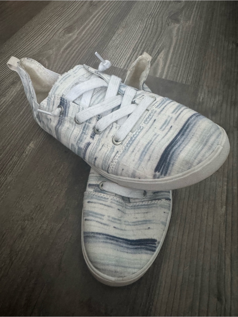Roxy Women's Canvas Sneakers in White and Blue Brush Print